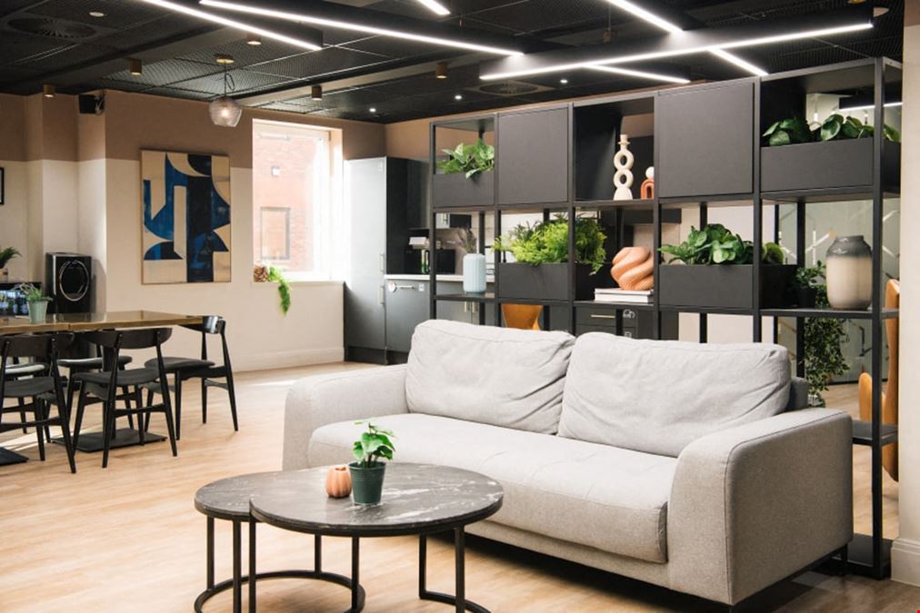 WIZU - One Embankment