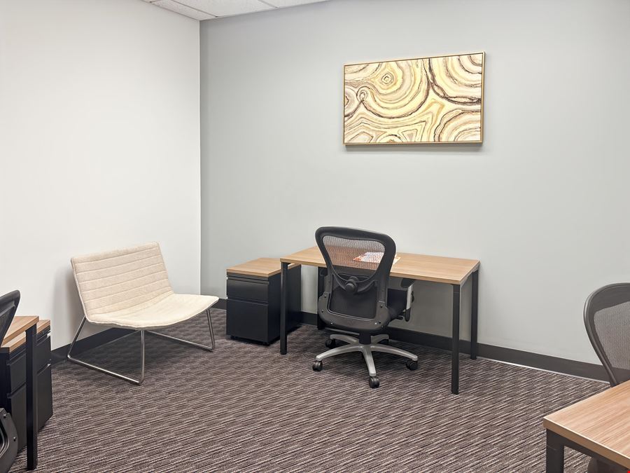 CA, Oxnard - Topa Financial Plaza