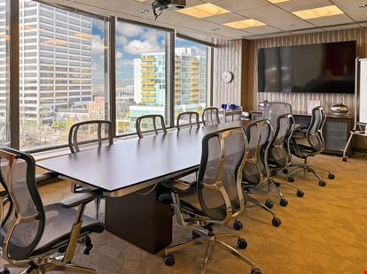 Preview of Regus - Evanston - Orrington Plaza Office space for Rent in Evanston