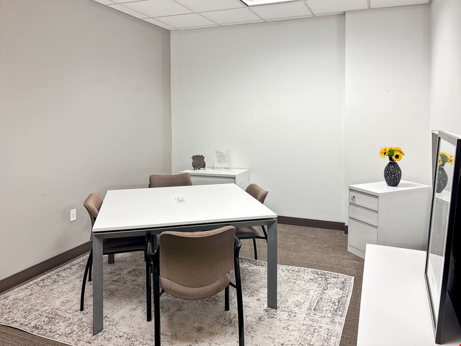 AR, Bentonville - Bentonville Plaza