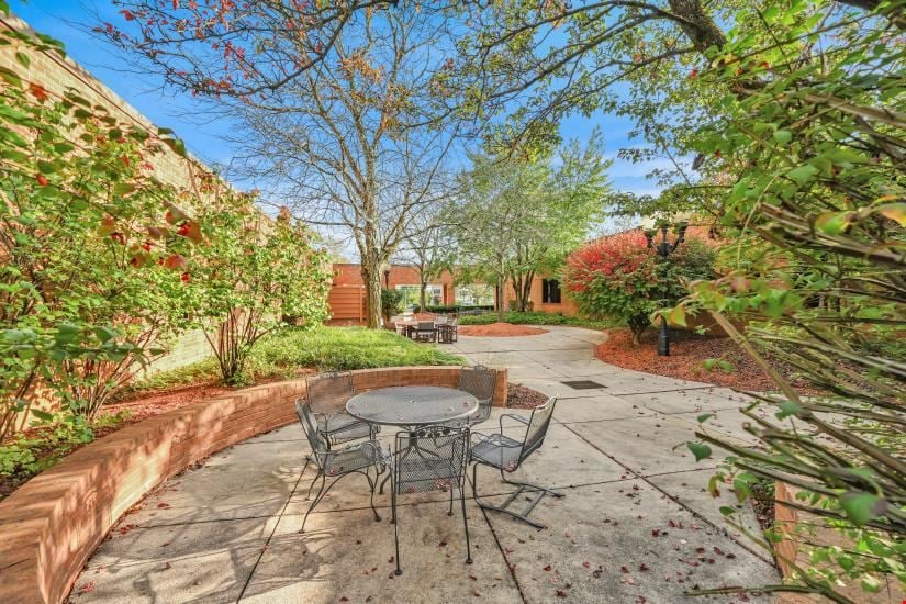 6081 Hamilton Boulevard