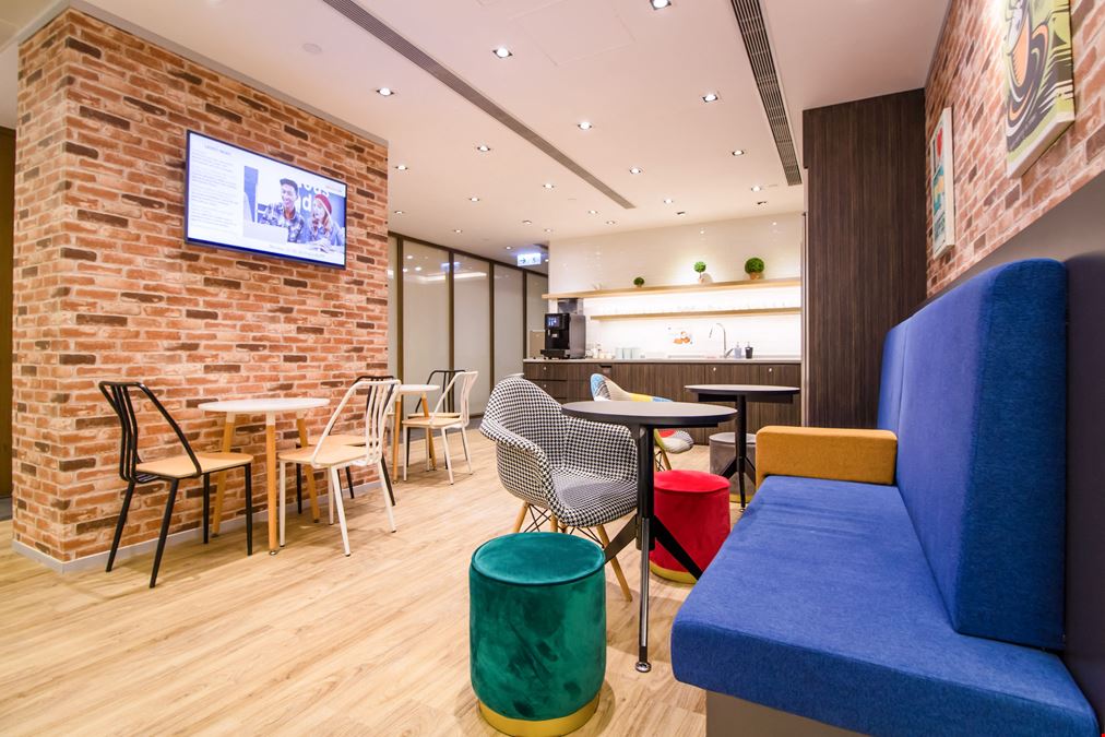 Compass Offices - AIA Tower