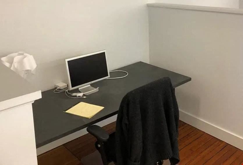 Large Dedicated Desk