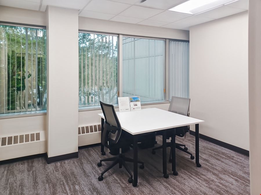 NY, Hauppauge - Veterans Memorial Highway