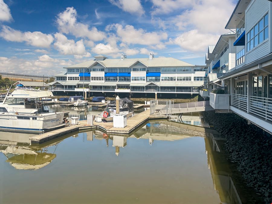CA, Petaluma - Petaluma Marina