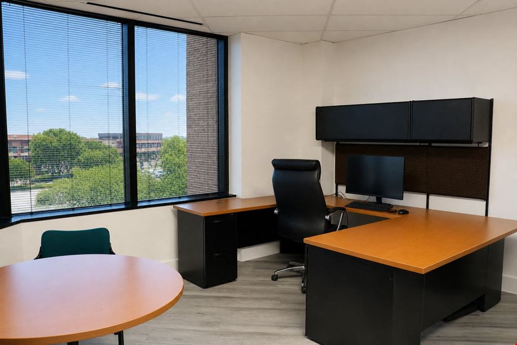 Exterior Private Office 320-04