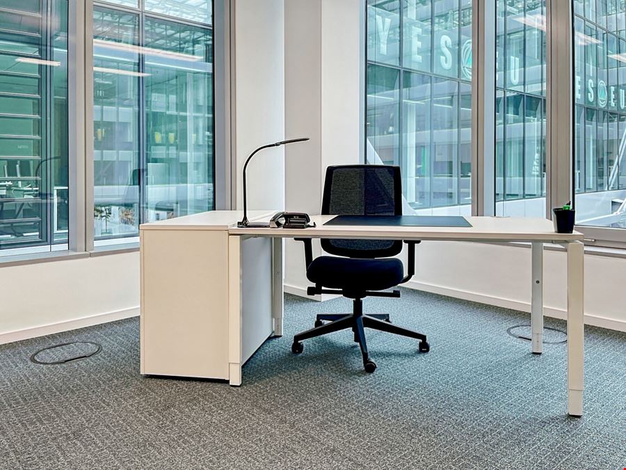 Regus - The Squaire Business Center