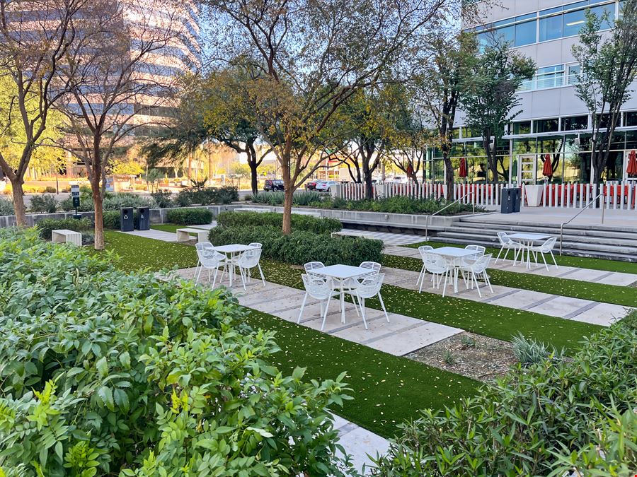 Regus - Phoenix - 24th and Camelback