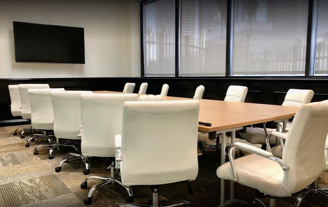 W Suites @ 1001 Wilshire