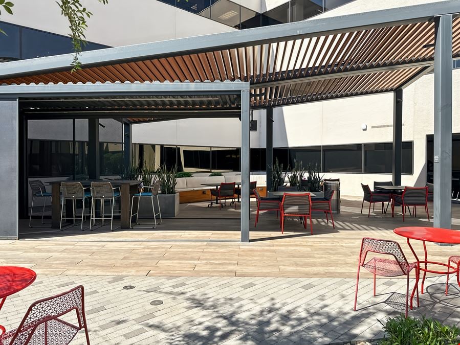 Regus - Scottsdale - Camelback Square