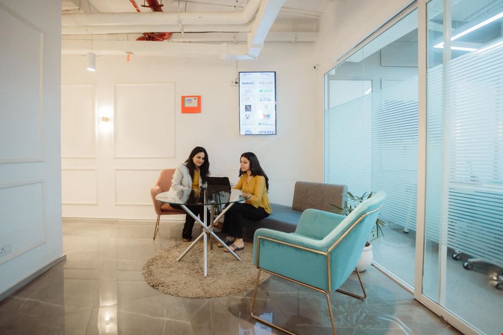 Alt.f - Connaught Place