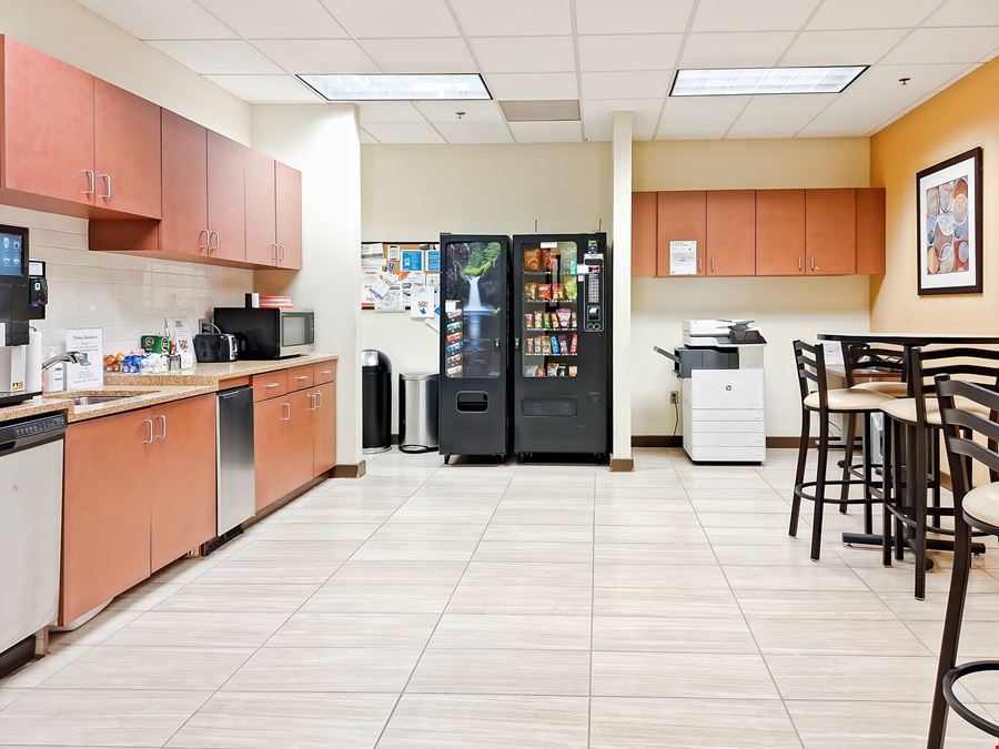 Regus - Alpharetta - Lakeview