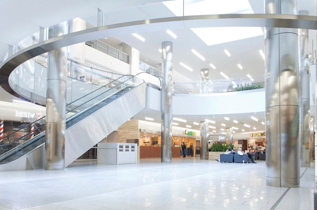 the square @ Bow Valley Square