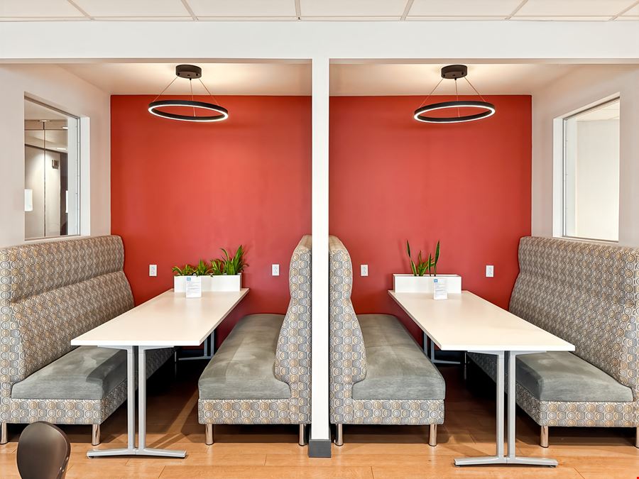 LA, New Orleans - Place St. Charles