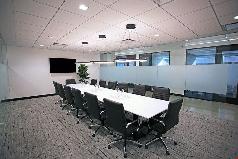 14 Person Meeting Room