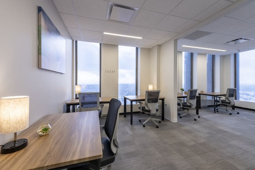 4 Desk Team Room 2422