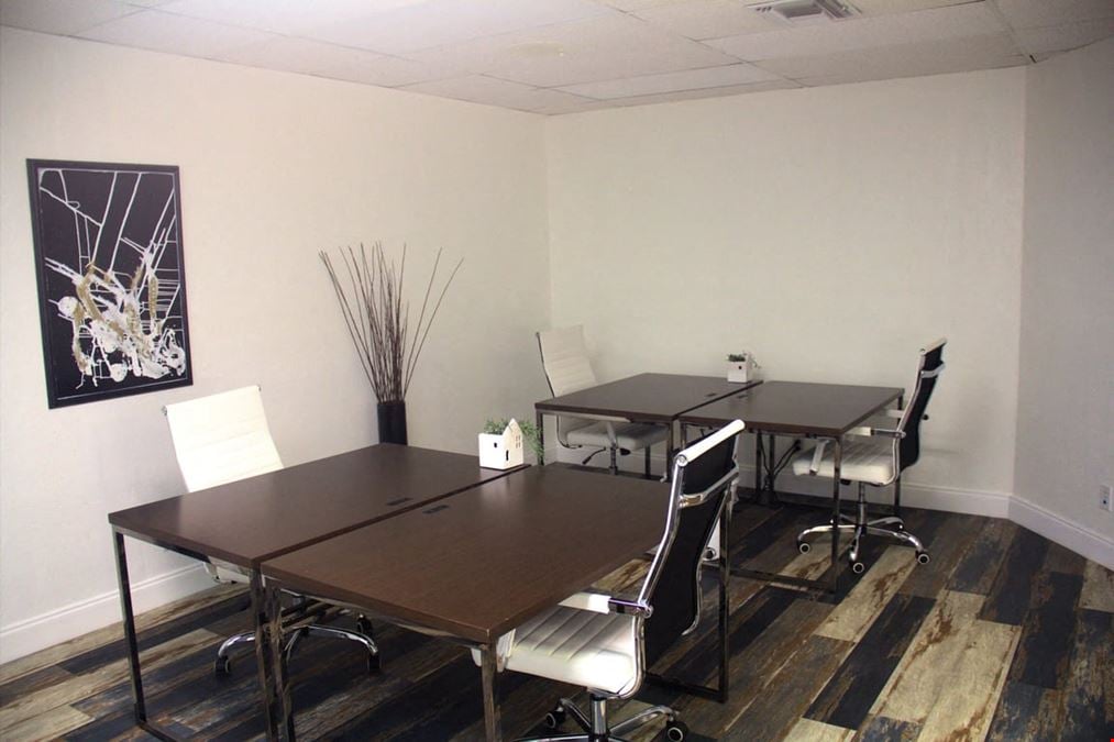 Event & Seminar Room #103 – Private Space with Refreshment Area (Up to 6 Guests)