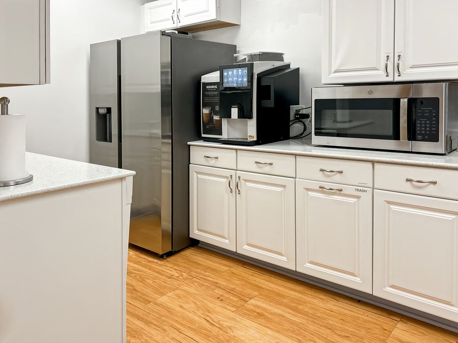 IL, Winfield - County Farm Rd