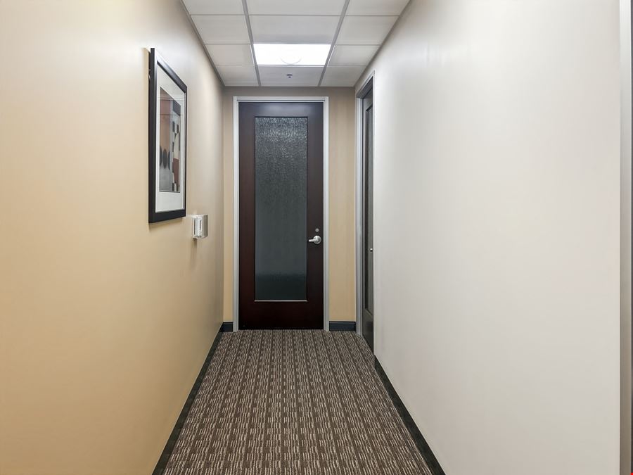 Regus - Decatur - One West Court Square