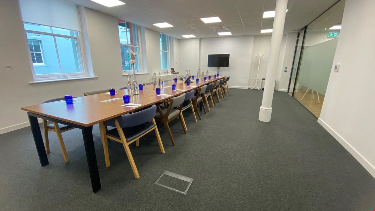 Landmark: Tottenham Court Road-Goodge St