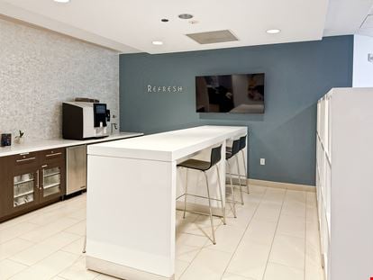 Regus - Redwood City - Twin Dolphin Drive