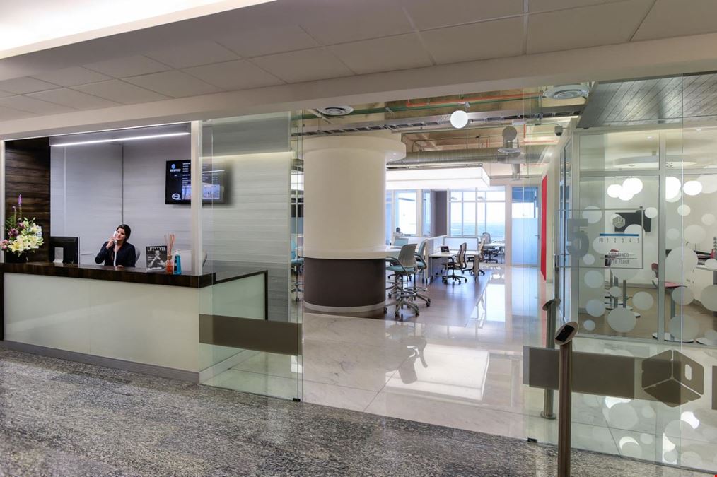 IOS OFFICES - Corporativo Malecón Américas