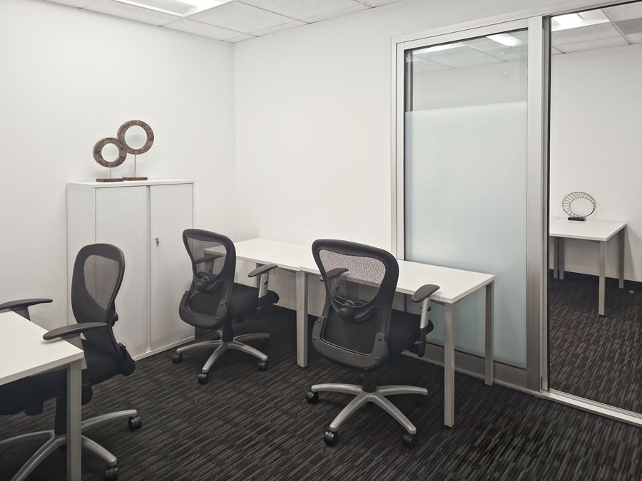 CA, Palo Alto - 4 Palo Alto Square