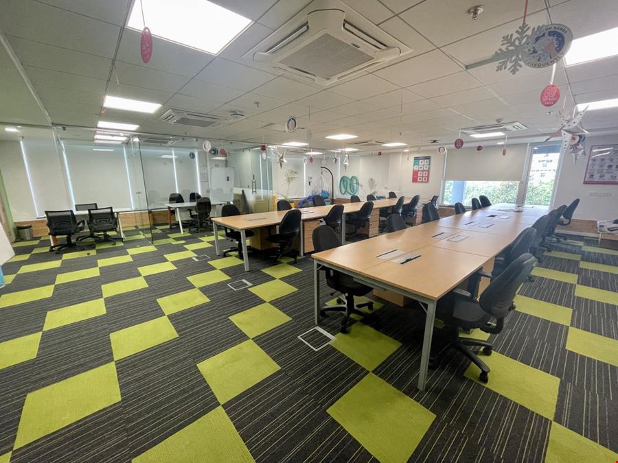 Iksana Workspaces - Chrysler Tech Centre