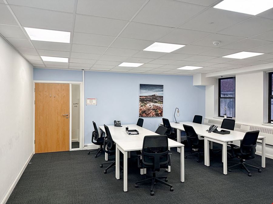 Regus - Cloth Market
