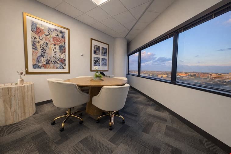 LW Glass Meeting Room