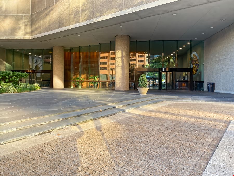 LA, New Orleans - St Charles and Poydras