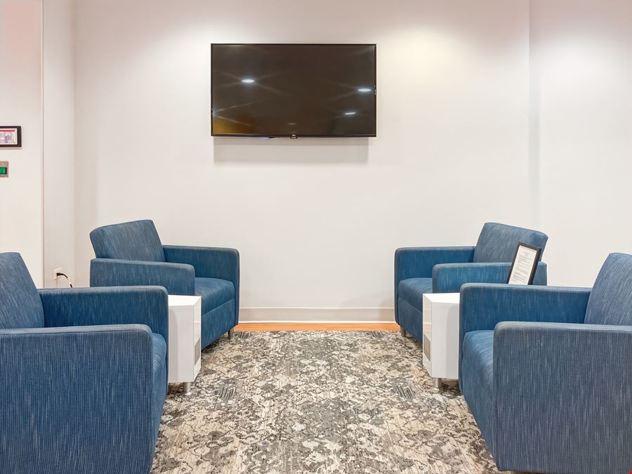 IL, Warrenville - Cantera