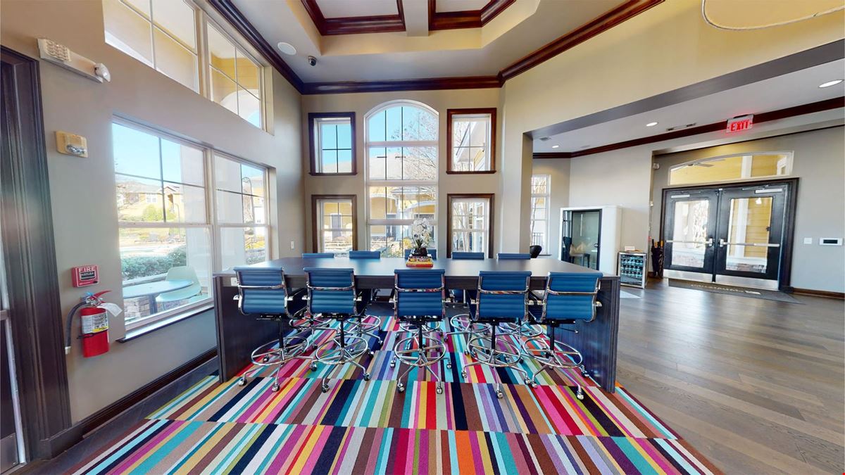 Apt CoWork at Cottonwood Reserve - Open Seating