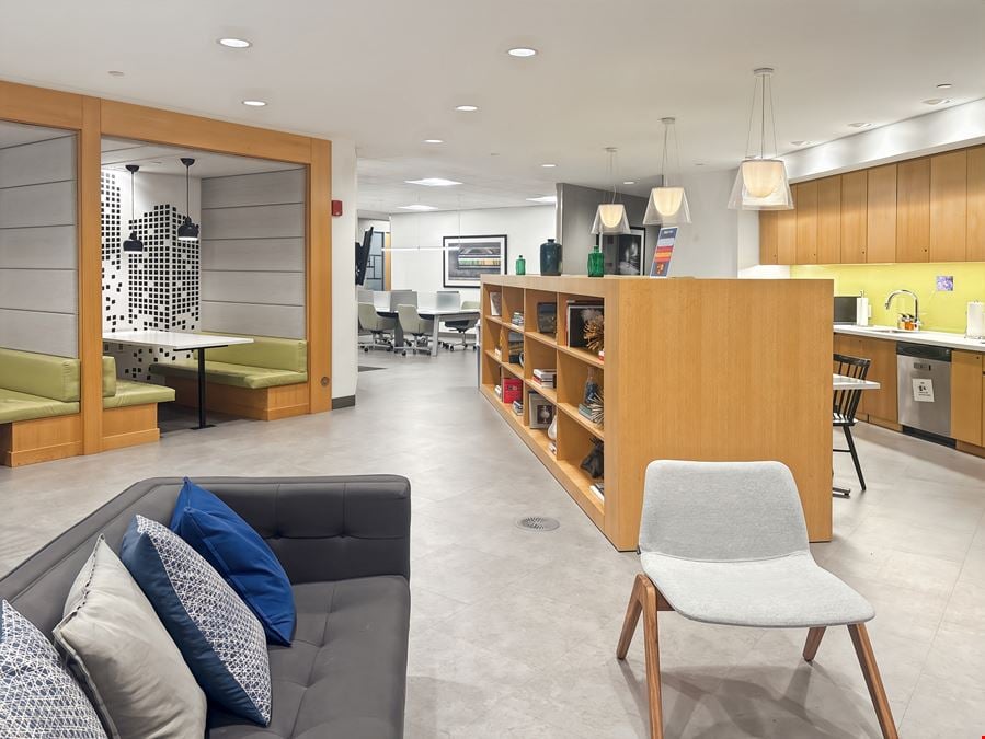 Regus - Schaumburg - Woodfield Preserve