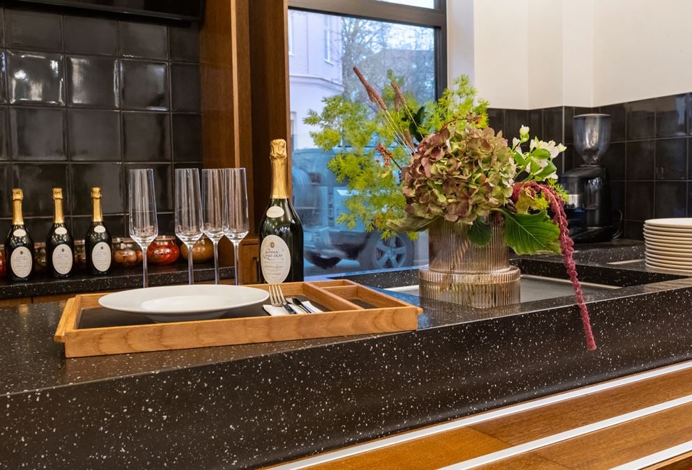 THE GATE BERLIN - CATEEN