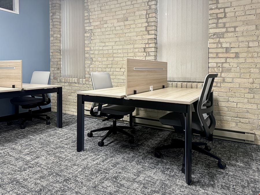 MB, Winnipeg - Lombard Ave