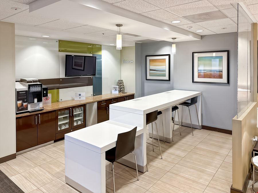 Regus - Miami Lakes - West