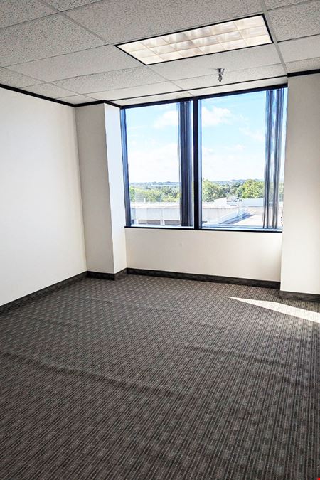 8330-8360 Lyndon B Johnson Fwy