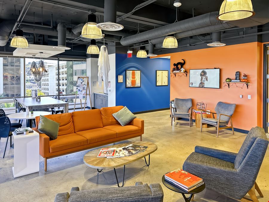 CA, Sherman Oaks - Galleria