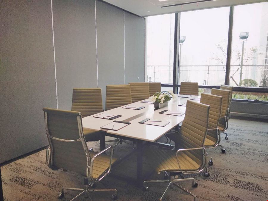 CEO Suite - Shanghai Lujiazui Finance Plaza