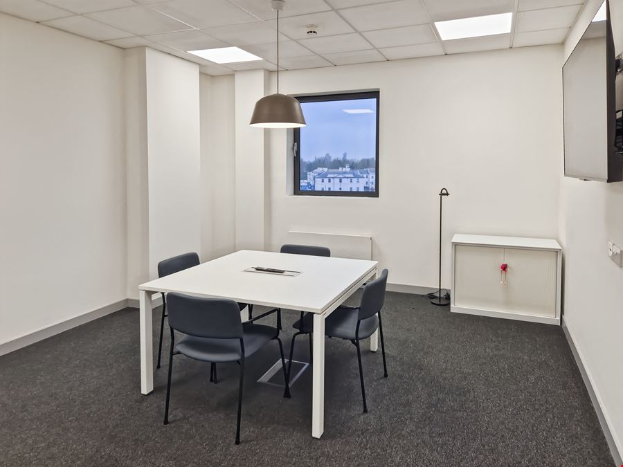 Regus - Linenhill House