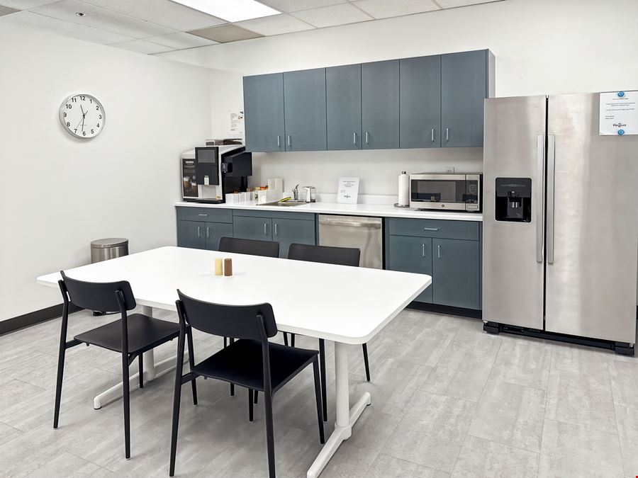 CA, Santa Rosa - Neotomas Ave