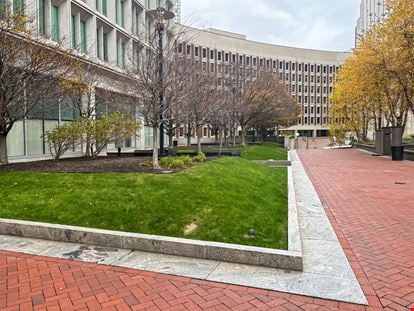 Regus - Boston - Beacon Hil 100 Cambridge Street