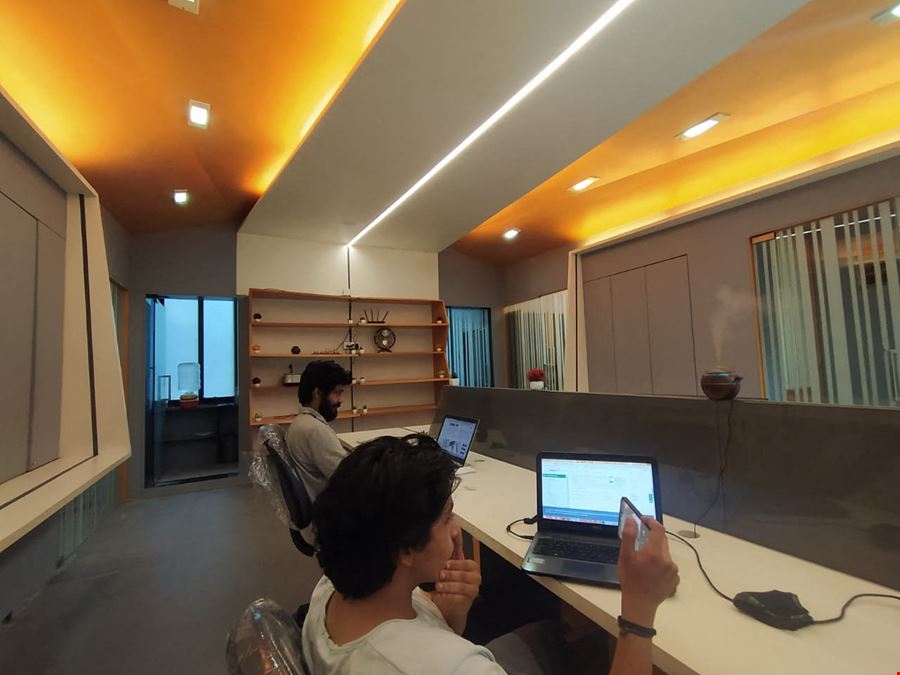 Toutle Space - Satwant Villa