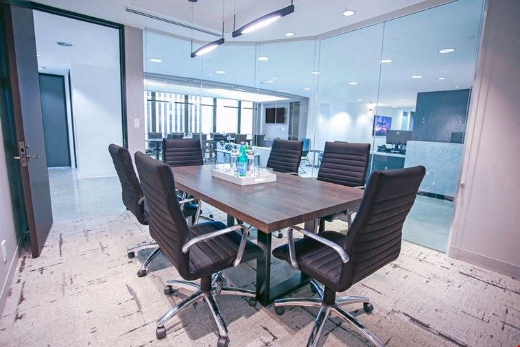 6 Person Meeting Room - Medium