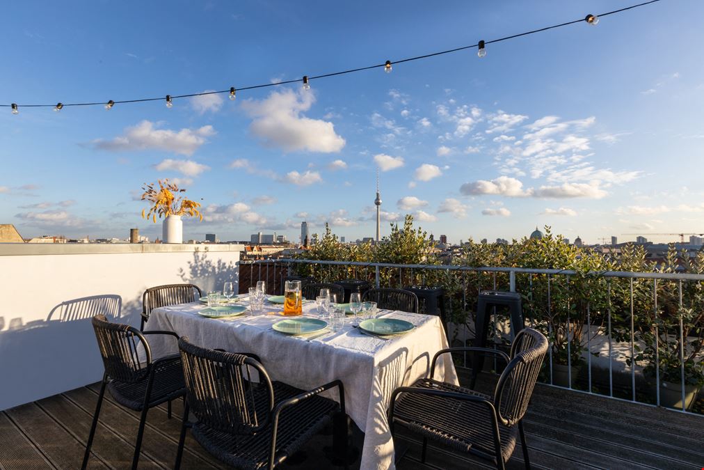 THE GATE BERLIN - TOR 177 Back