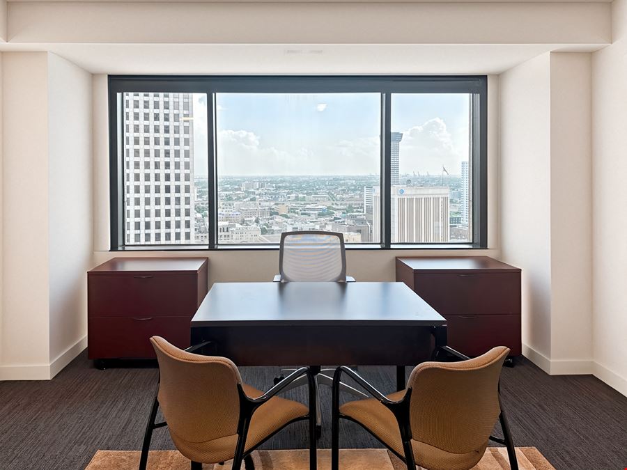 LA, New Orleans - Place St. Charles