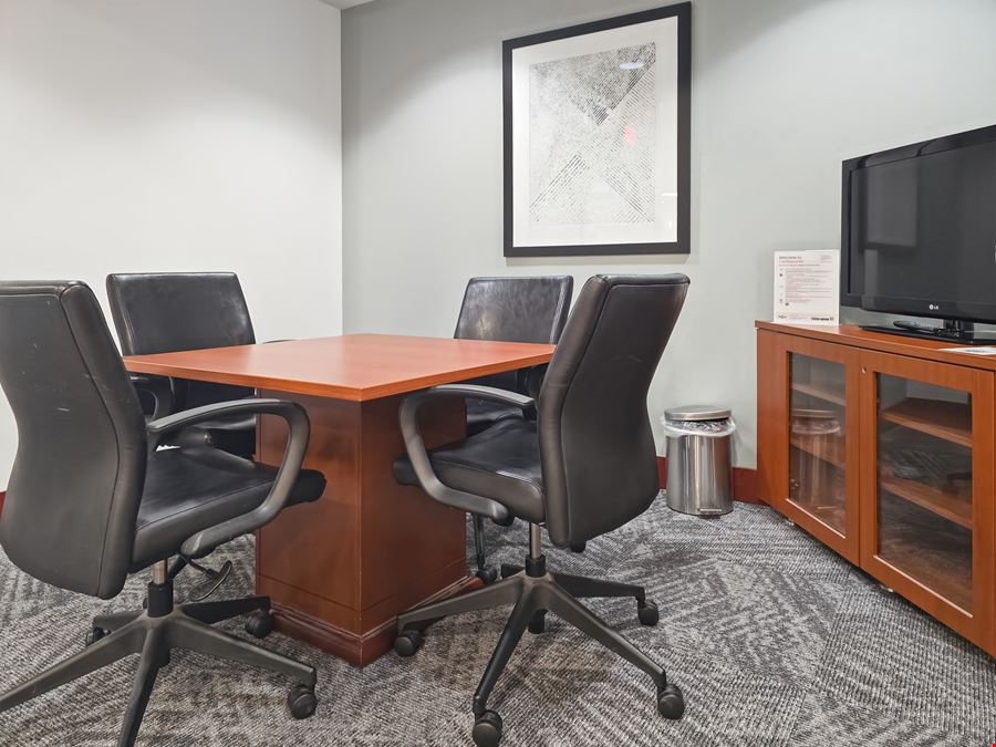 OR, Lake Oswego - Centerpointe