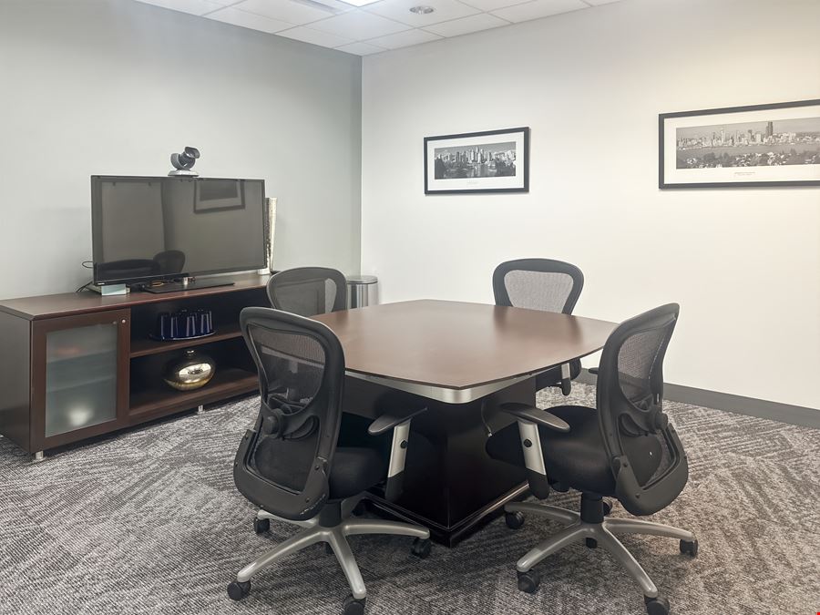 Regus - Arroyo Crossing