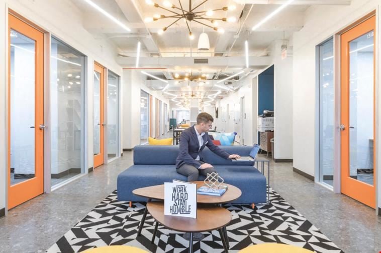 Expansive Coworking Lounge